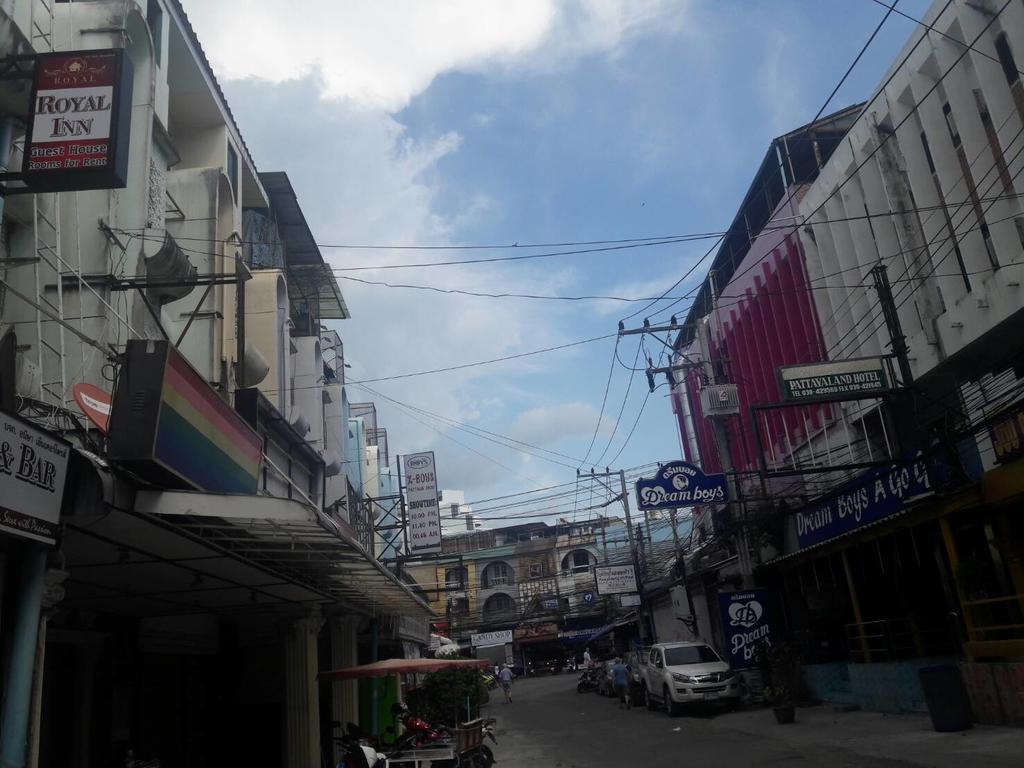 Royal Inn Kitchen And Bar Pattaya Exterior photo